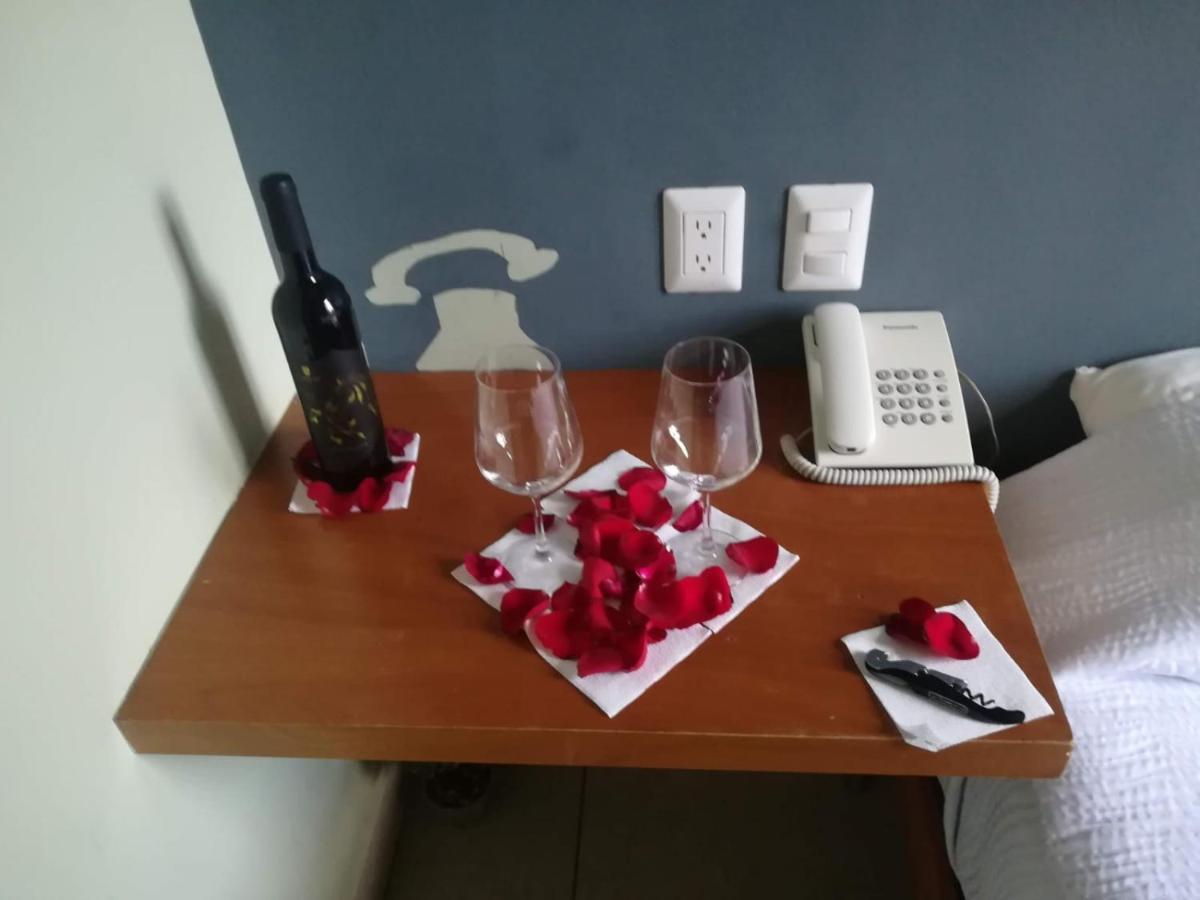 Hotel Plaza Керетаро Экстерьер фото
